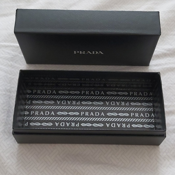 Prada Box - Picture 3 of 4